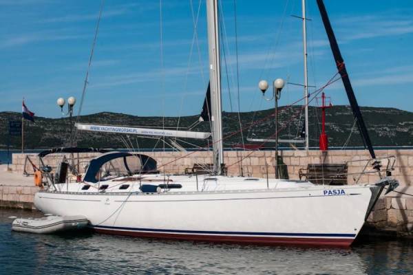 Sailboats Dufour 45